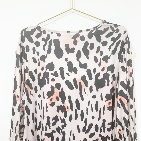 NWT High-Low Leopard Print Top - Picture 8 of 9